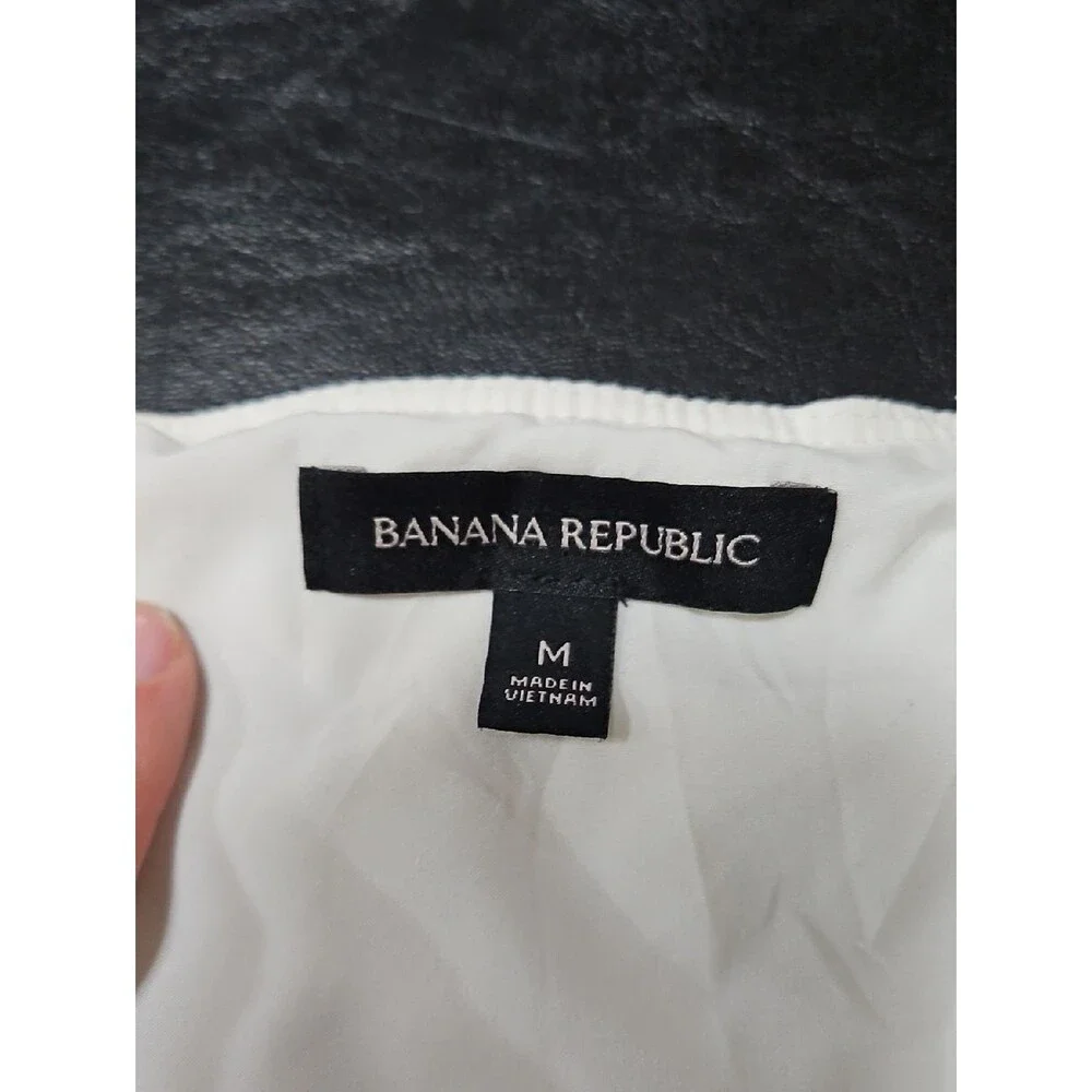 Banana Republic Silver Metallic Sleeveless V-Neck Blouse Medium Shine Ethereal